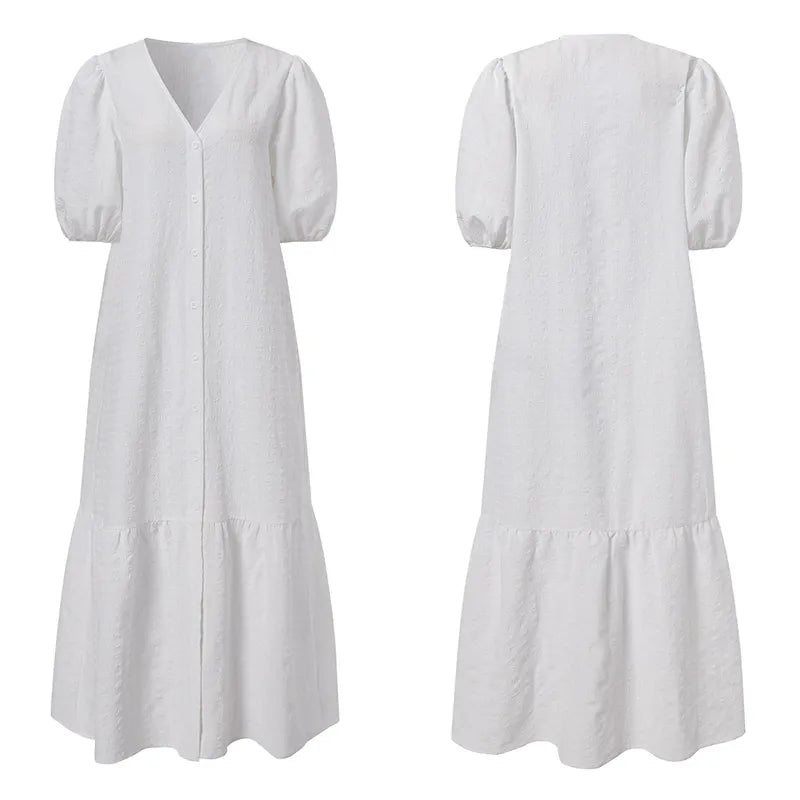 Comfortable & elegant plus size V-neck maxi dress, designed for women seeking flattering fashion.