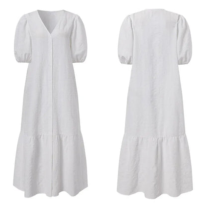 Comfortable & elegant plus size V-neck maxi dress, designed for women seeking flattering fashion.