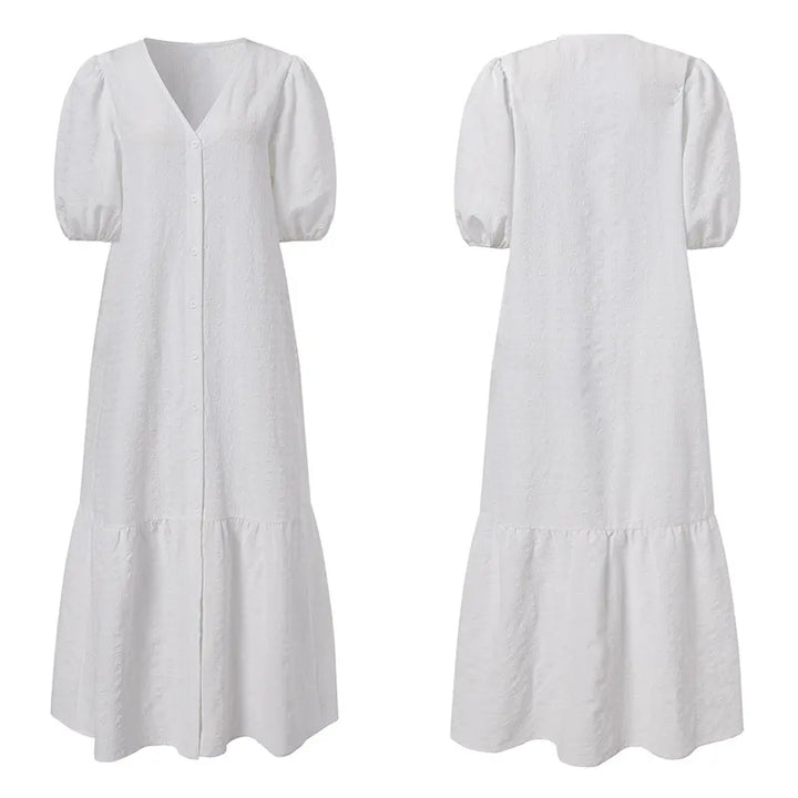 Comfortable & elegant plus size V-neck maxi dress, designed for women seeking flattering fashion.