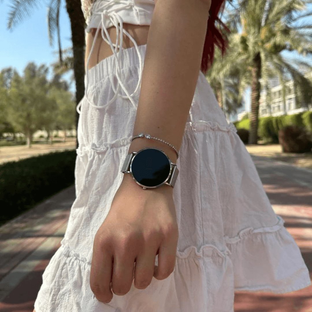 Stylish rose gold women's smartwatch. Smart health & fitness monitor for an active lifestyle.