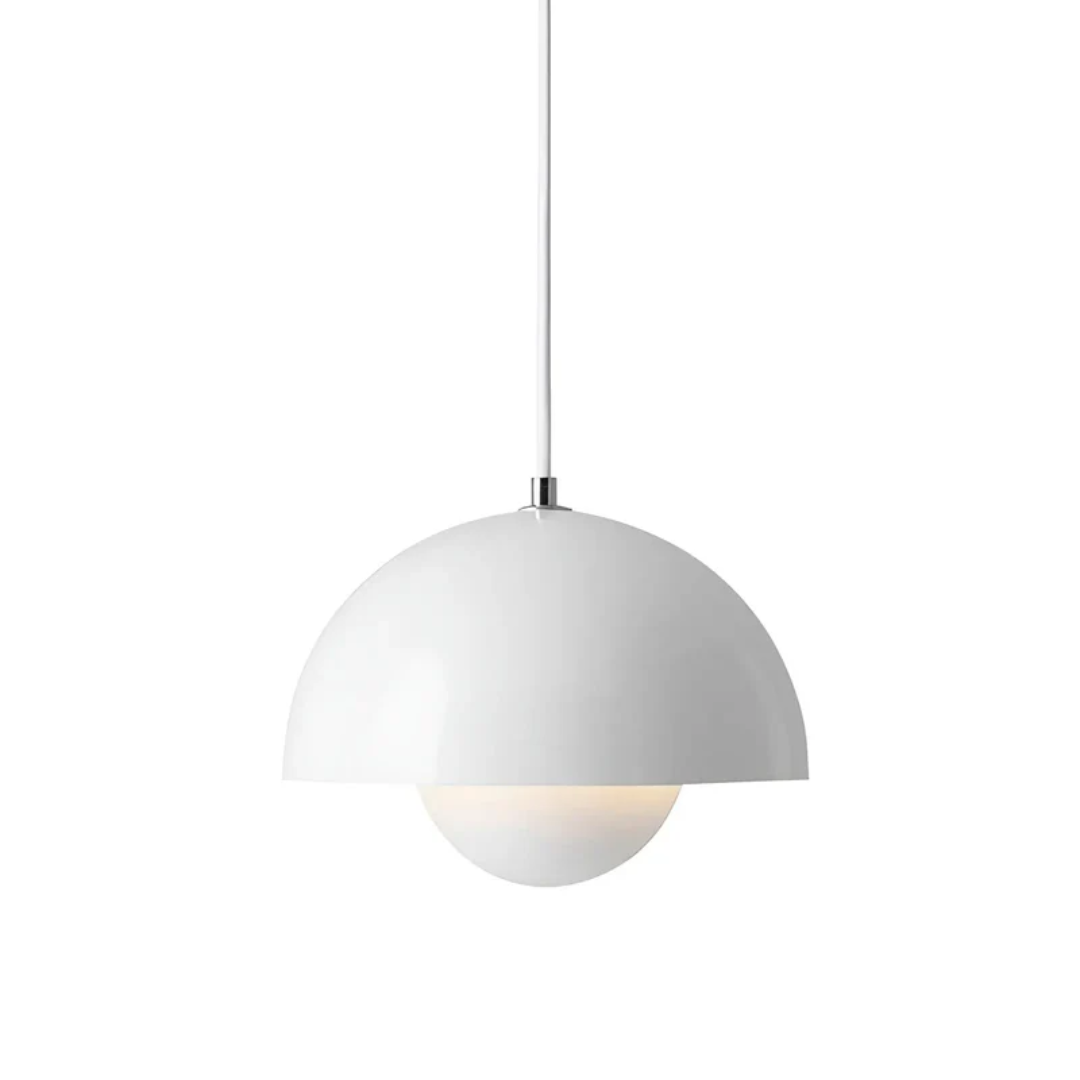 High-quality LED pendant lamp, sleek & stylish home lighting solution.