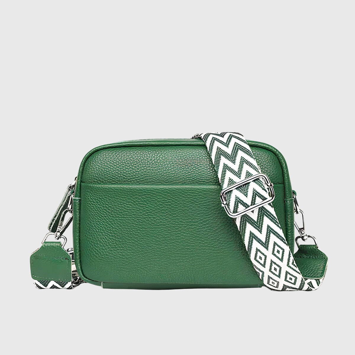 High-quality synthetic leather women's shoulder bag, an organized and stylish everyday purse.