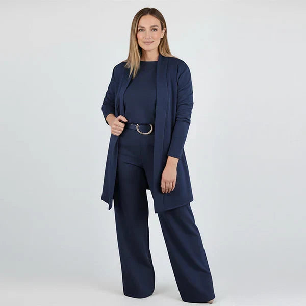 Comfortable & versatile women's 3-piece stretch set, ideal for lounge, travel, or daily wear.