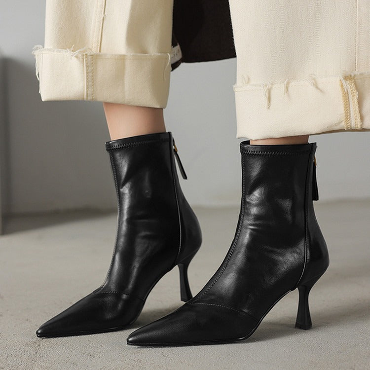 Everyday chic pointed-toe heeled boots for women in rich brown, for versatile and fashionable wear.