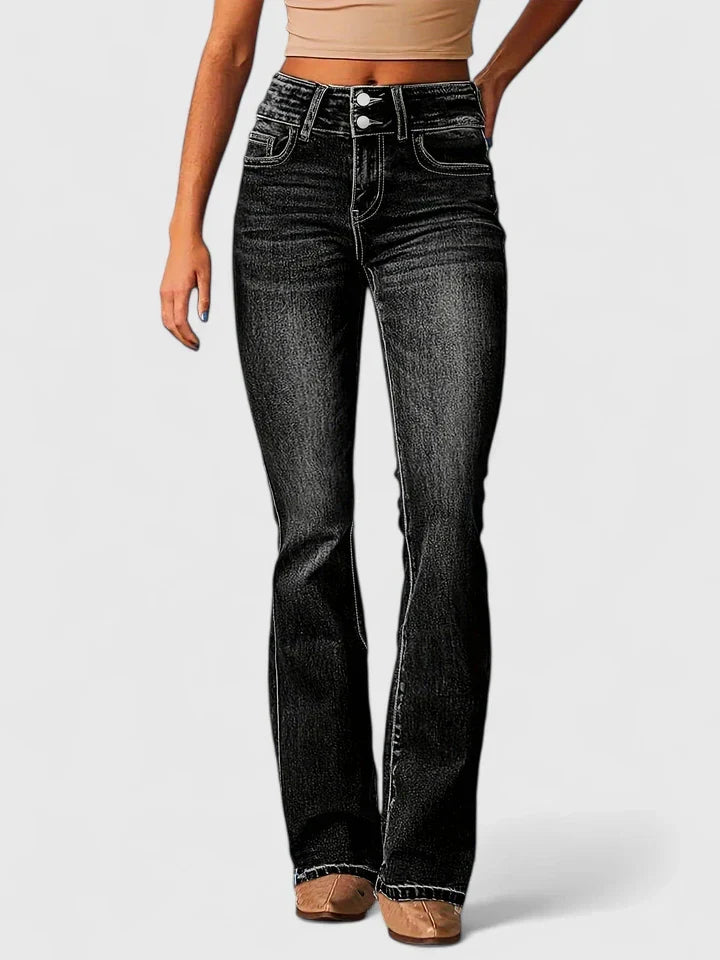Comfortable women's slim fit pants, ideal for office fashion. Elegant design with subtle zipper detail.