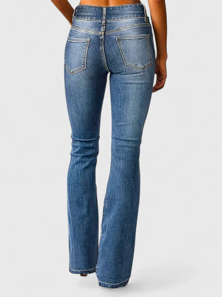 Stylish women's elegant slim fit trousers, offering a sleek and comfortable modern look for any occasion.