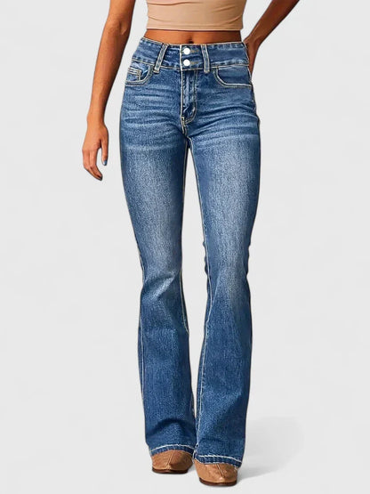 Versatile women's slim fit pants, perfect for office wear or smart casual. Elegant, comfortable, and chic.