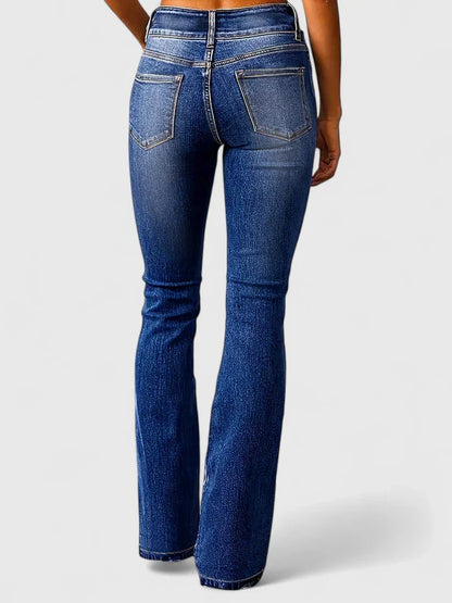 Women's elegant slim fit pants, combining comfort with professional style. Great for office & fashion looks.
