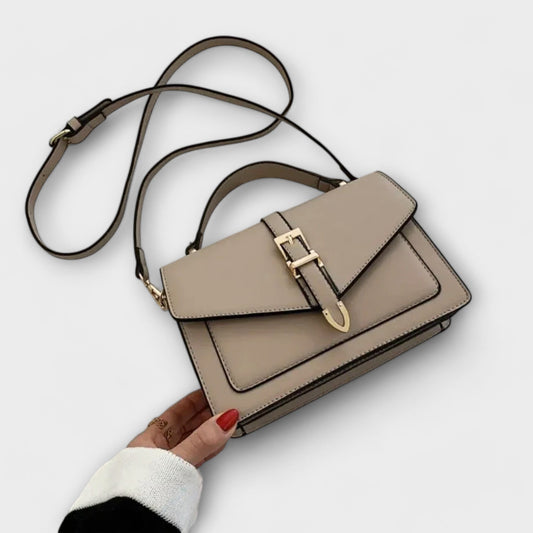 Elegant women's classic flap shoulder bag in a versatile color, perfect for everyday fashion and sophisticated style.
