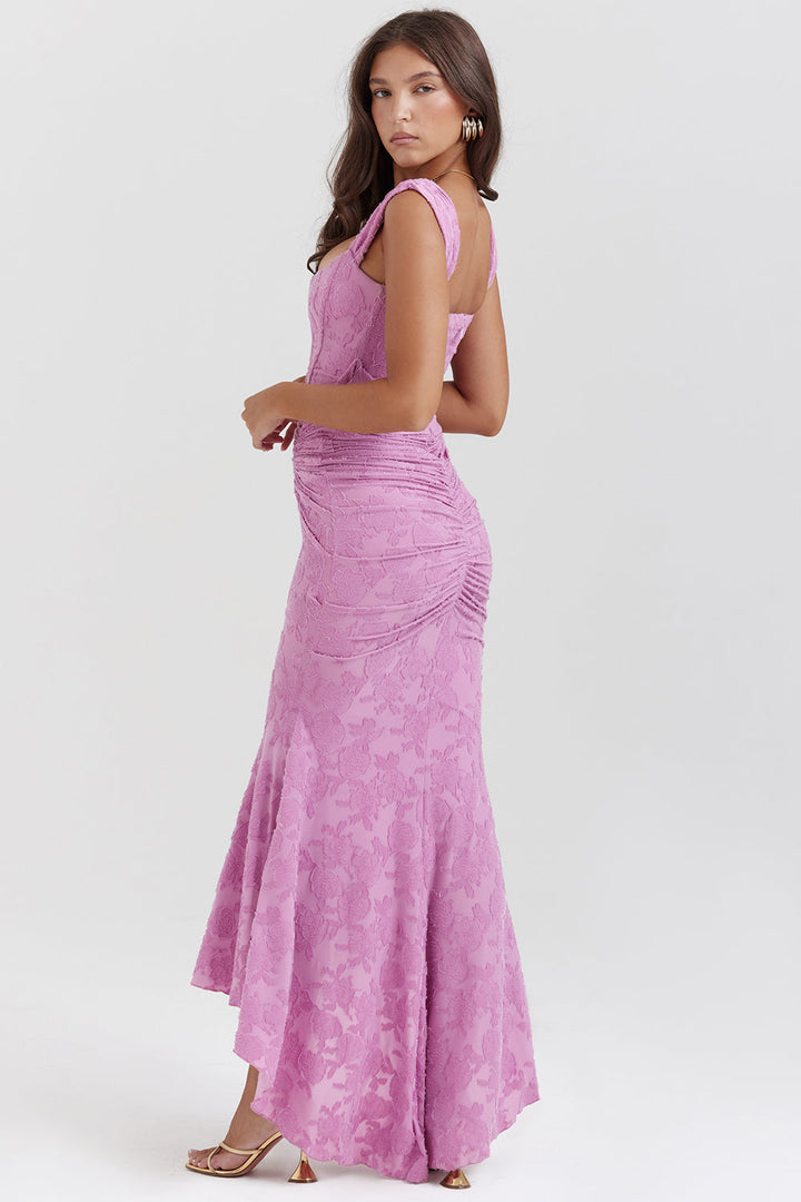 Women's elegant corset bodycon dress for homecoming. Fitted, formal, with a sweetheart neckline.