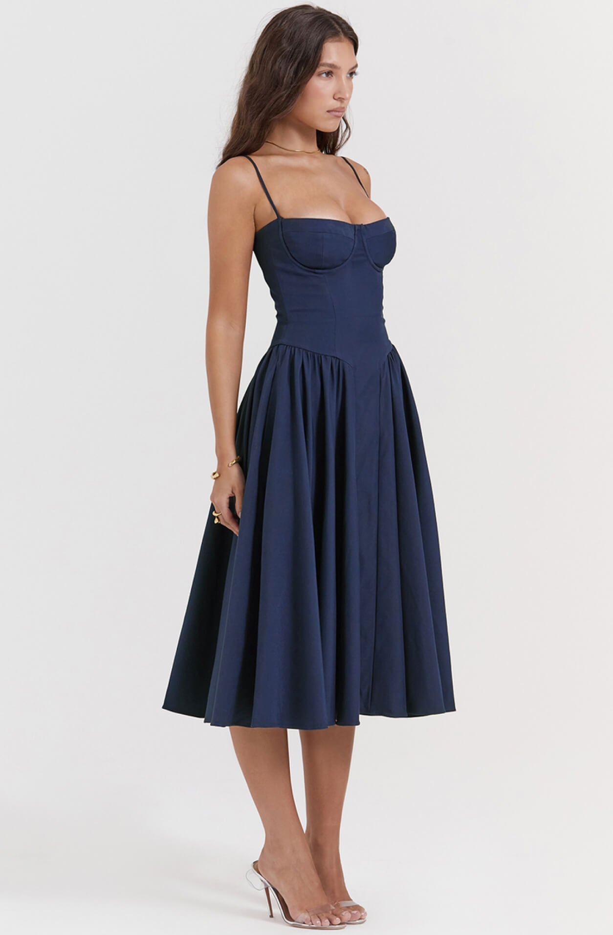 Chic women's party dress: elegant corset midi, ideal for special occasions.
