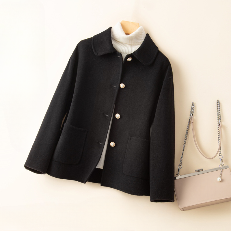 Sophisticated women's classic cropped coat, featuring an elegant doll collar for a chic fall fashion look.