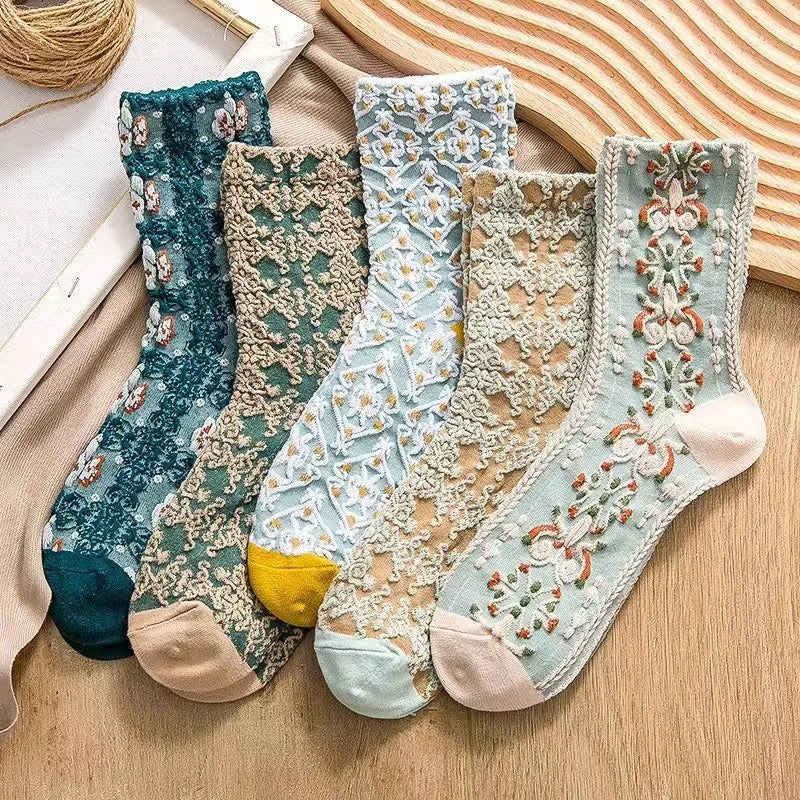 Comfortable breathable women's lace socks. Durable embroidered design, perfect everyday fashion accessory.