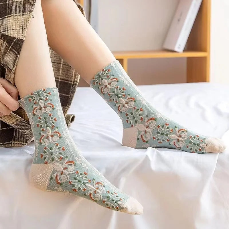 Fashionable women's embroidered lace socks. Elegant & breathable, these delicate vintage ankle socks are durable.