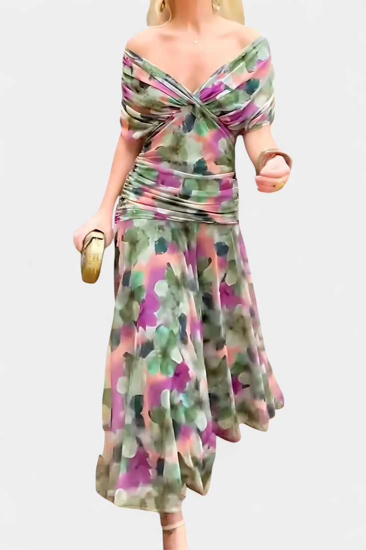 Fashionable women's floral V-neck pleated maxi dress, perfect for parties.