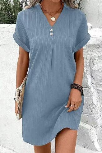 Feminine style women's floral midi dress, waist-defined for a flattering look, a must-have for spring/summer.