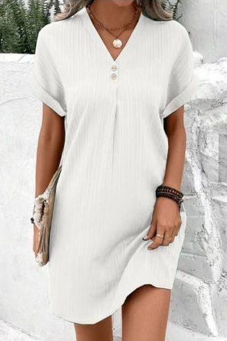 Beautiful floral waist-defined midi dress for women, an elegant and comfortable choice for spring/summer events.
