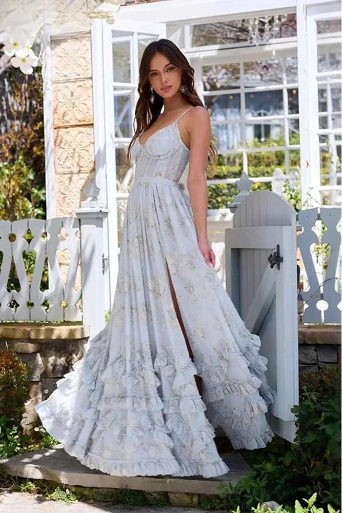 Flowing maxi event dress for women, an elegant & sophisticated choice for formal occasions.