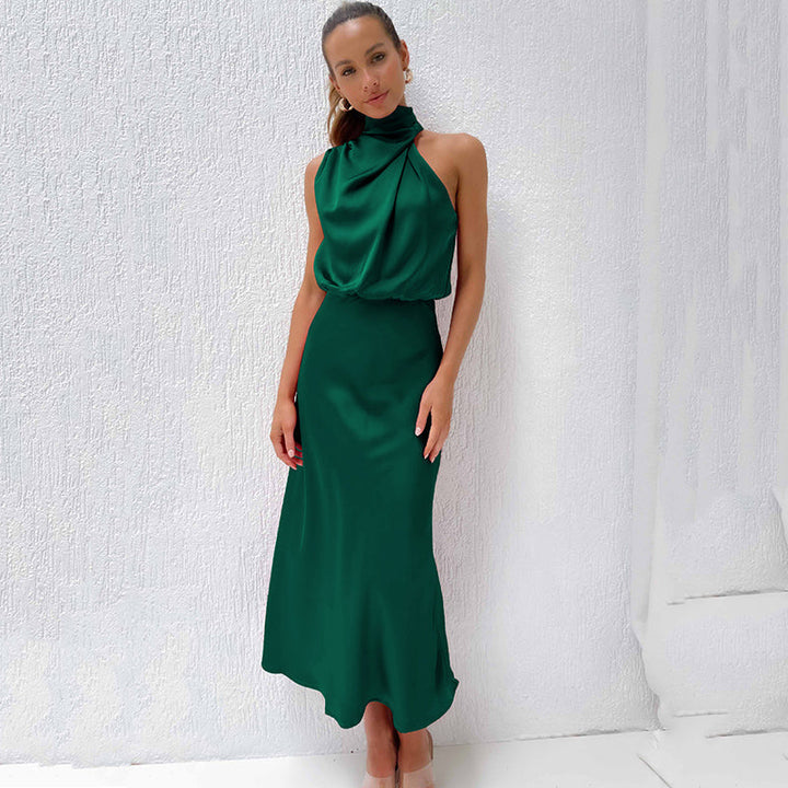 Chic women's party dress: floor-length halter style with an elegant open-back design.