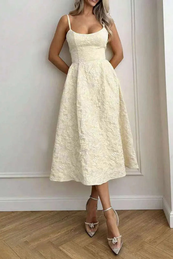 Chic halter neck keyhole maxi dress for women. Sleeveless A-line cut, ideal elegant summer party wear.