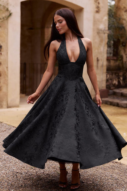 Beautiful maxi halterneck dress for women's homecoming parties.