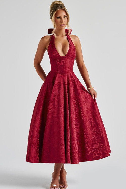 Sophisticated women's A-line formal dress, ideal for prom night.