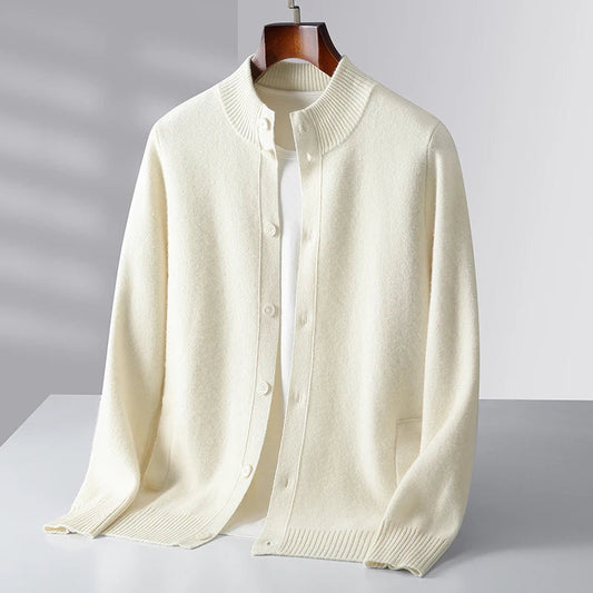 Elegant women's knit cardigan, perfect for versatile layering. Refined long-sleeve knitwear for chic comfort.