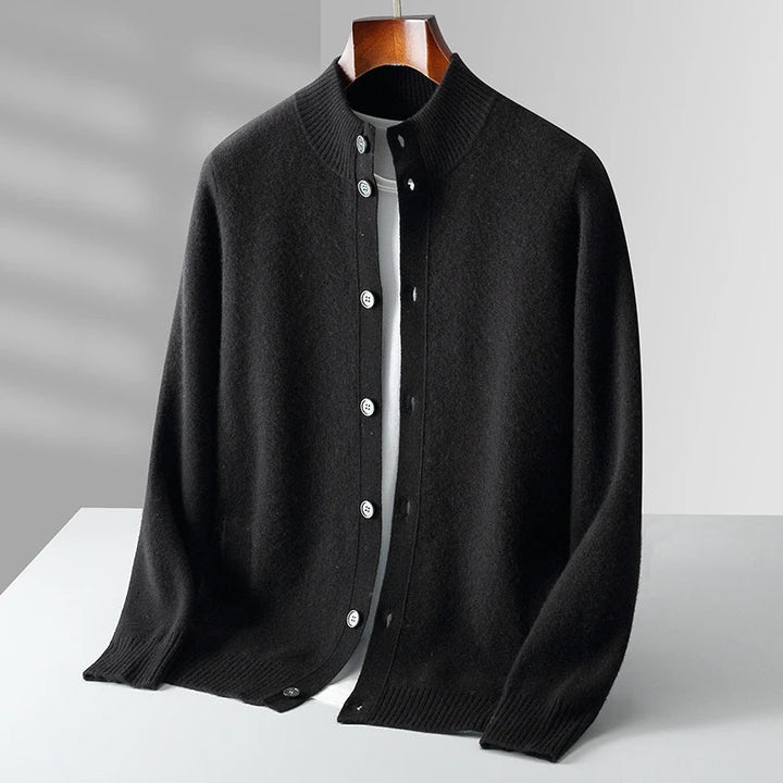 Versatile women's knit cardigan, timeless design for elegant layering. Chic long-sleeve knitwear fashion.