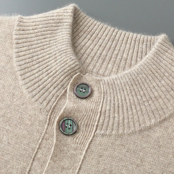 Women's elegant knit cardigan, versatile long-sleeve layering piece. Sophisticated & comfortable knitwear.