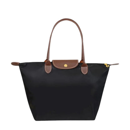 Elegant women's luxury handle bag, perfect for stylish daily use. Sophisticated top carry purse in classic design.