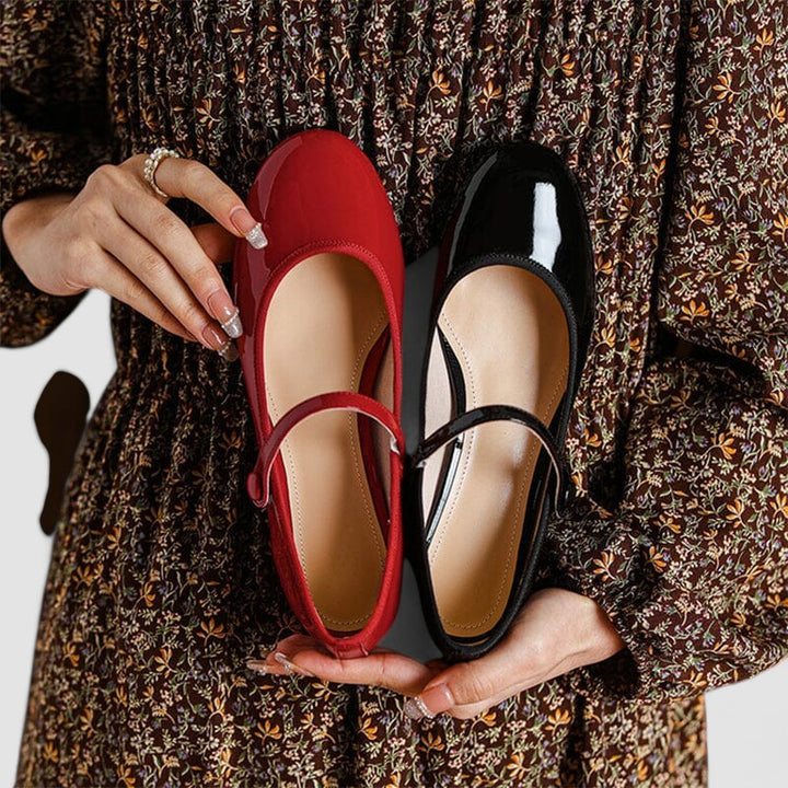 Sophisticated women's Mary Jane block heel shoes, round toe for comfort, perfect for elegant outfits.