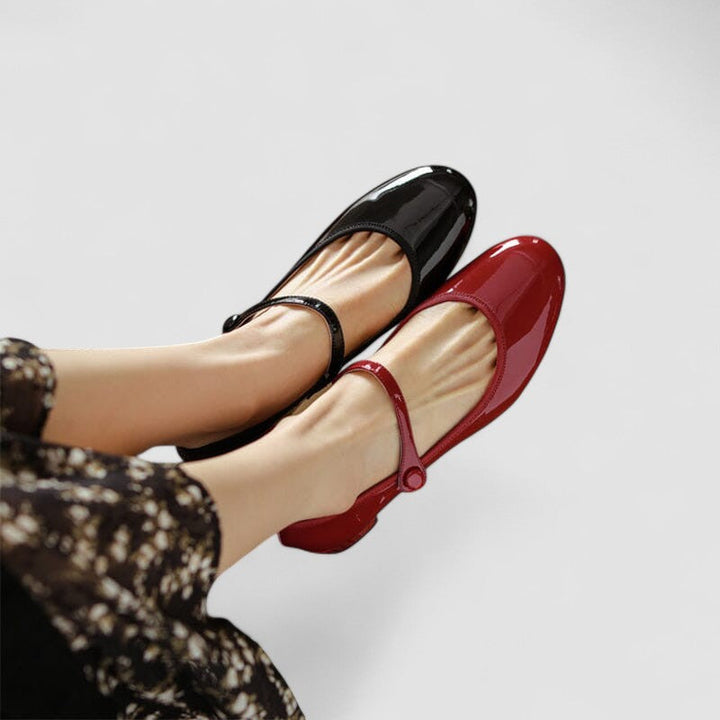 Versatile women's Mary Jane shoes: elegant block heel, comfortable round toe, classic work or dress style.