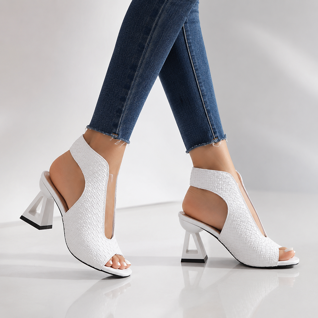 Chic women's geometric heel slingback heels, metallic weave open-toe, ideal for special occasions.
