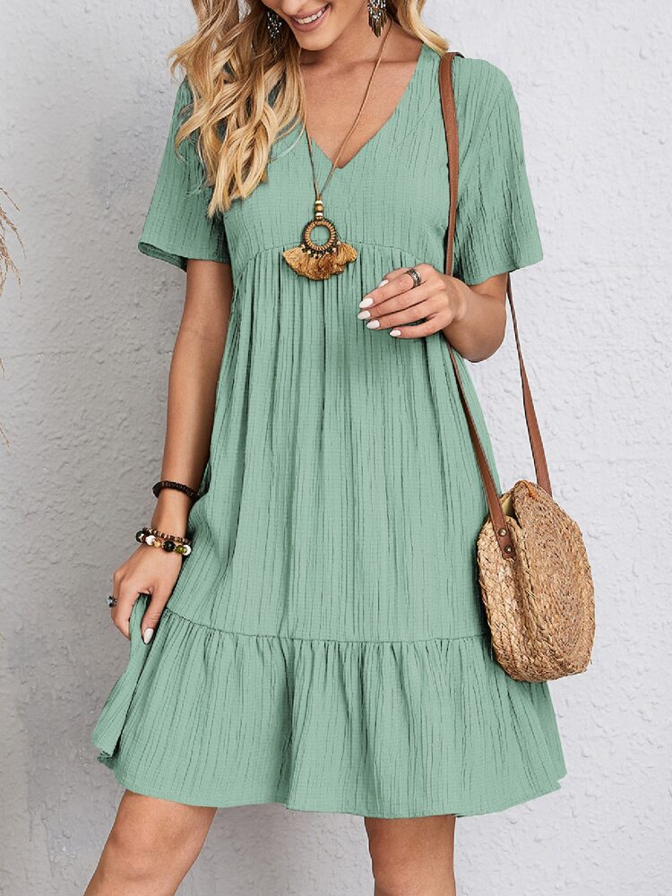 Chic women's midi dress for special occasions, elegant with flattering belly coverage.