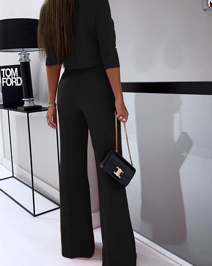 Versatile women's elegant two-piece outfit, ideal for office attire or sophisticated evening wear, a modern fashion statement.