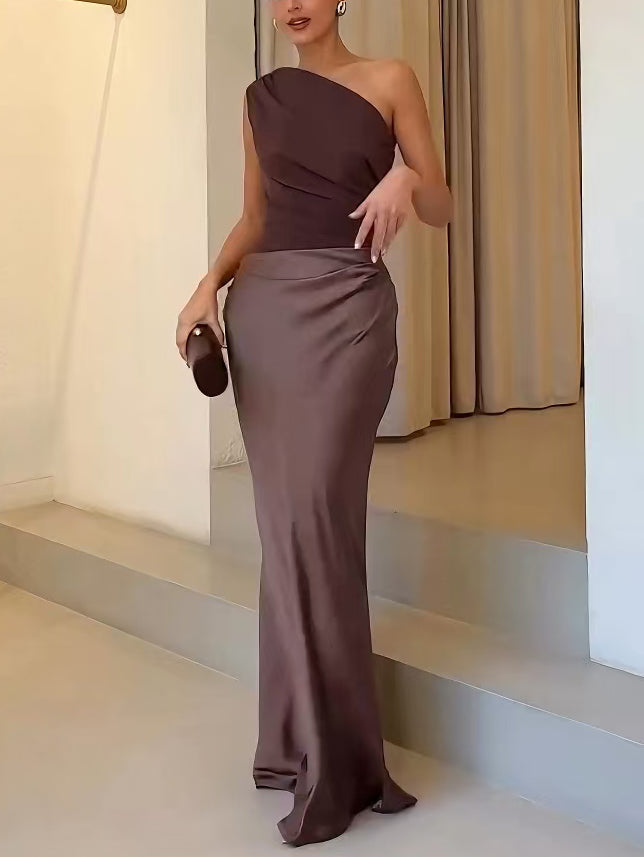 Beautiful women's formal one-shoulder ruched maxi dress, designed with a flowy silhouette for special occasions.