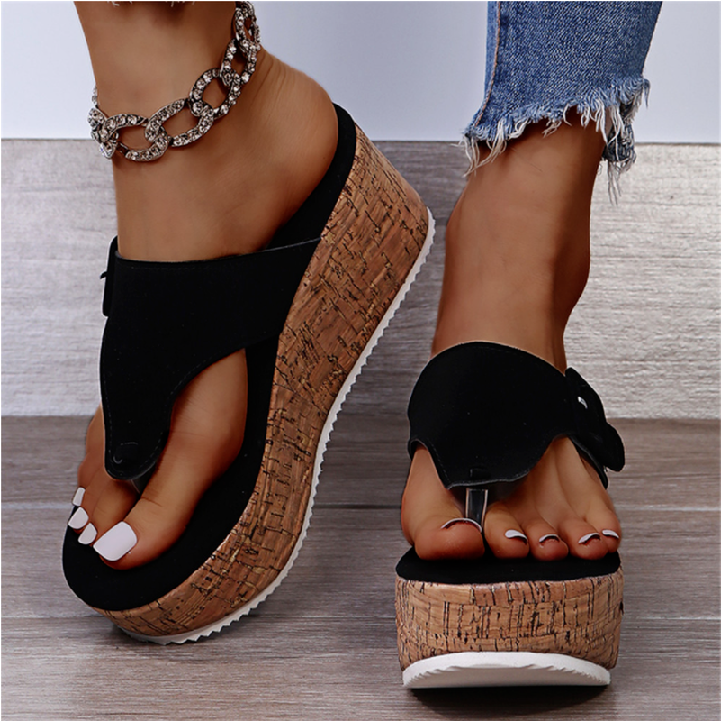 Elegant women's orthopedic sandals with arch support for comfortable walking and foot pain relief. Perfect for summer.