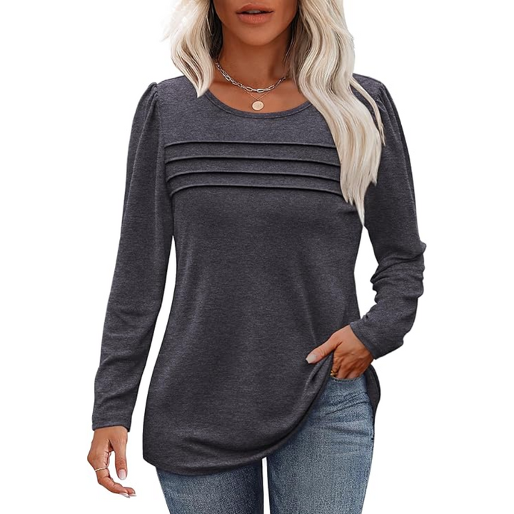 Comfortable women's elegant pleated long sleeve top for everyday chic.