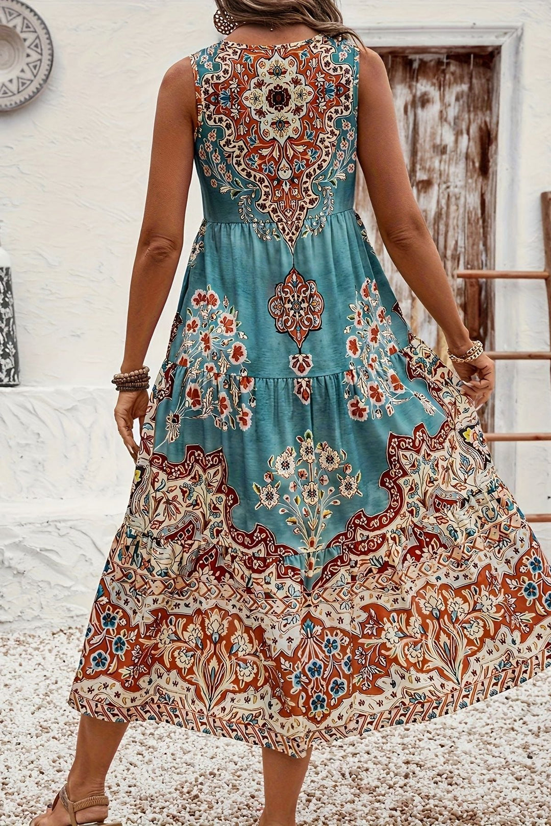 Comfortable & flattering women's printed maxi dress, a stylish choice for any special occasion.