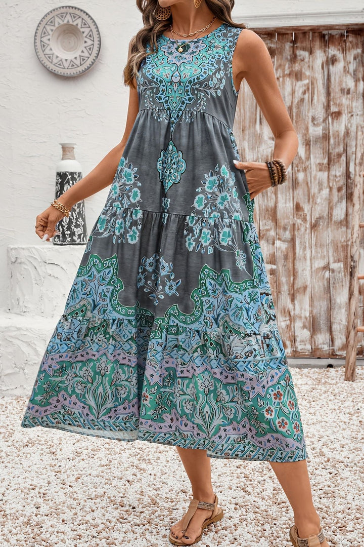 Long, flowy women's maxi dress with an elegant print, perfect for graceful movement.