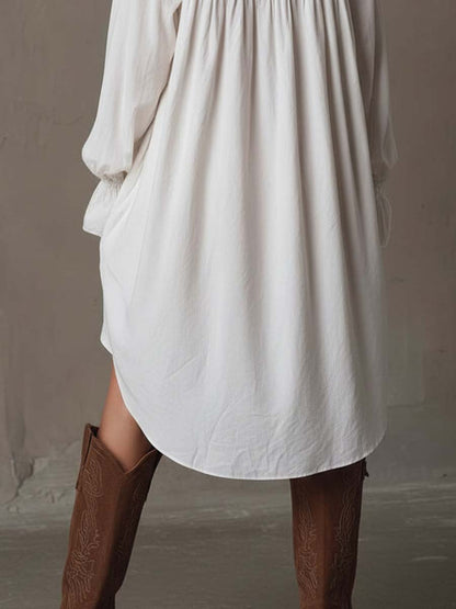 Feminine women's long-sleeve retro dress with an irregular hem, versatile for elegant vintage fashion.