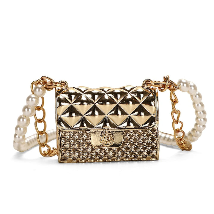 Elegant women's rhinestone mini purse, perfect for evening parties. Sparkly clutch accessory.