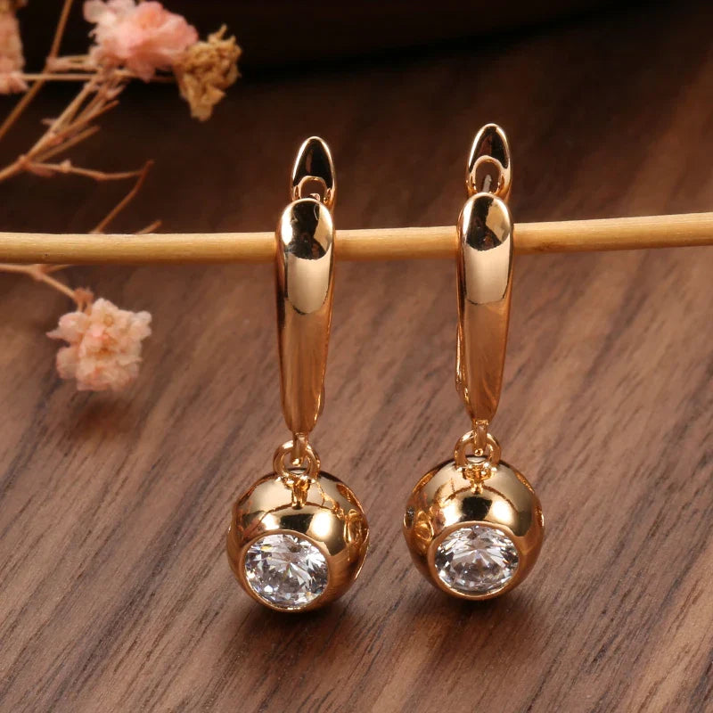 Elegant women's rose gold zircon jewelry set, ideal gift for a special occasion.