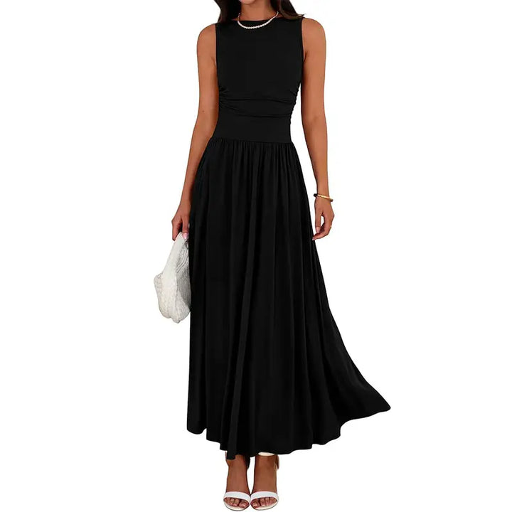 Casual yet elegant women's ruched maxi dress. Comfortable day dress for a chic and relaxed look.