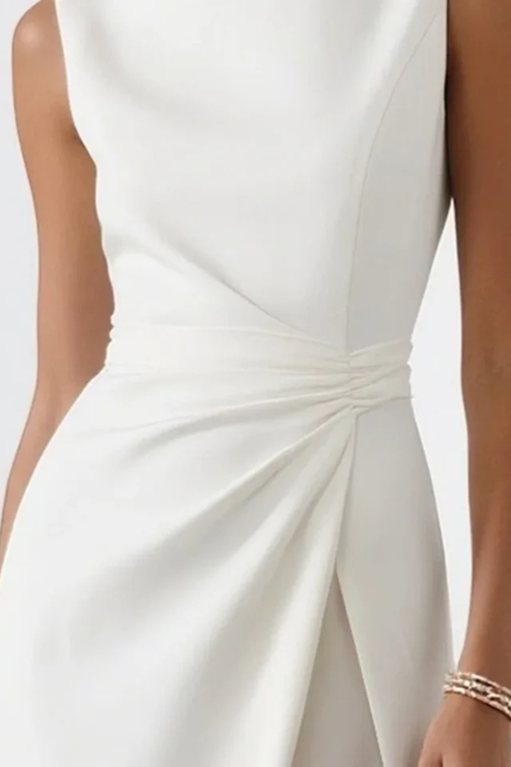 Stylish women's special occasion maxi dress with an elegant side slit, ideal for formal evening wear.