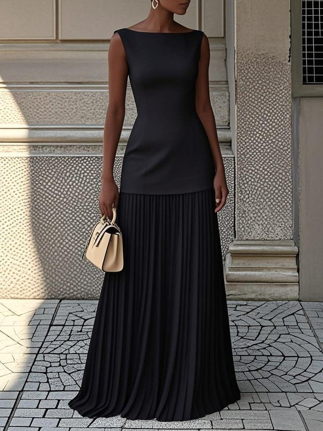 Women's sleeveless maxi dress with elegant pleats, ideal for special occasion, party or formal evening wear.