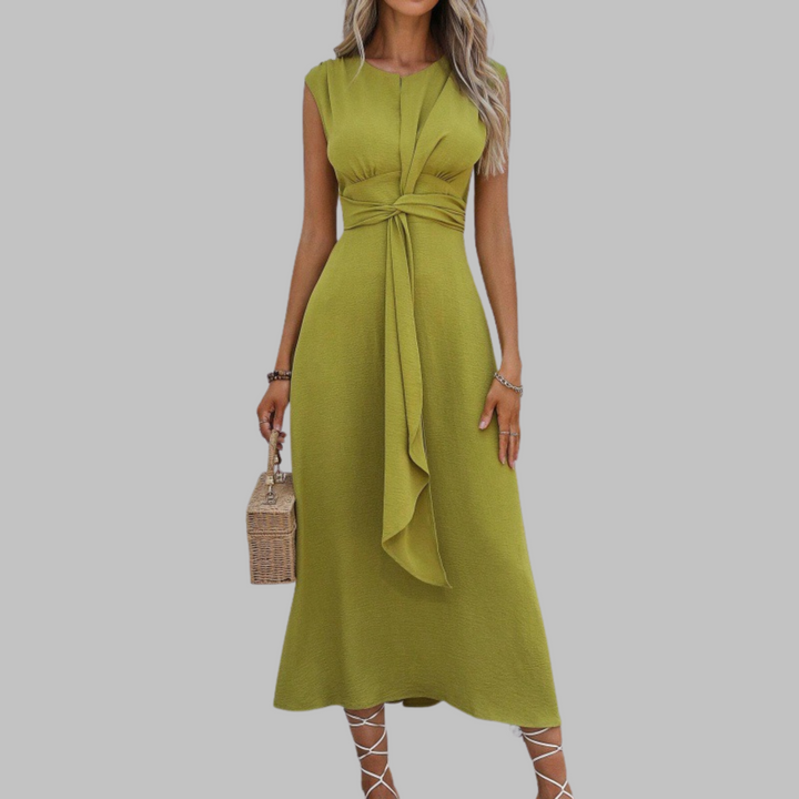 Chic sleeveless round neck maxi dress for women, ideal for comfortable summer evenings. Flowy design.