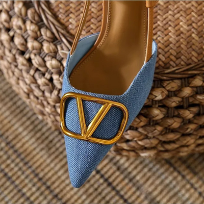 Premium women's dress shoes: slingback stiletto heels, elegant pointed toe for a refined and stylish look.