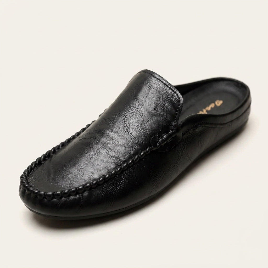 Versatile women's elegant mules. Comfortable flat slip-on loafers, ideal for summer casual and everyday wear.