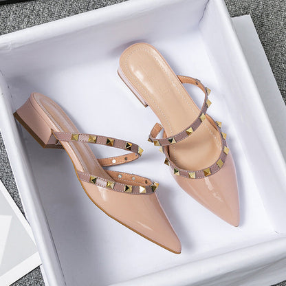 Easy slip-on Solin mules for women. Elegant and practical heels, blending comfort with contemporary fashion.